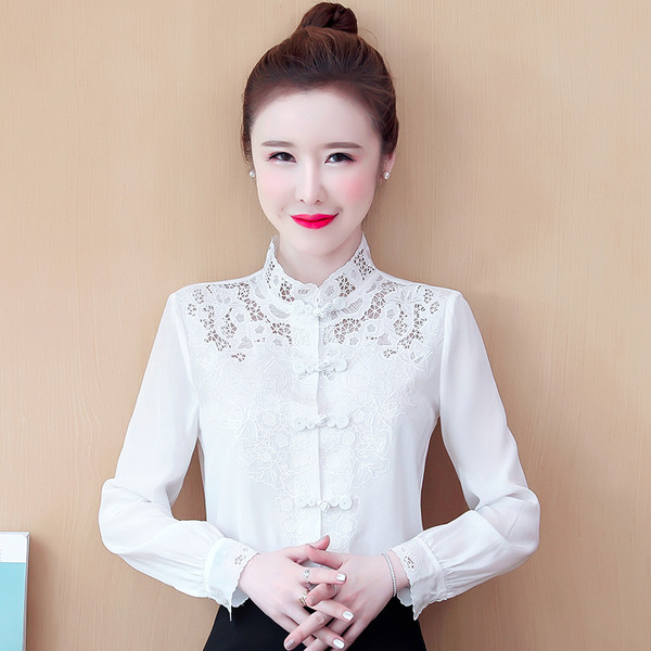 Modern női ing hímzéssel és alacsony gallérral