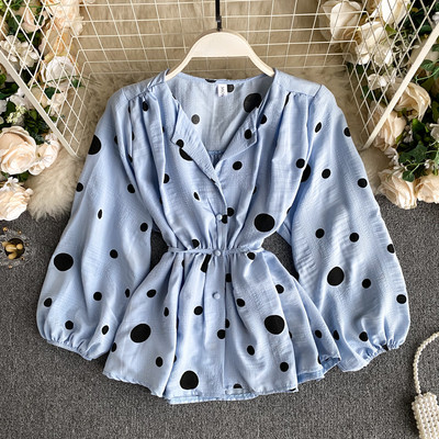 Naiste vabaaja täpiline särk elastse vöökohaga