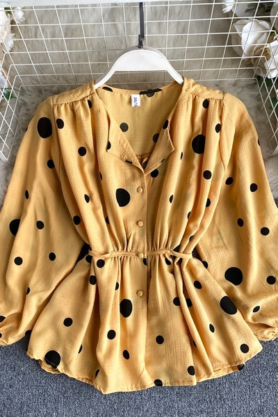 Naiste vabaaja täpiline särk elastse vöökohaga