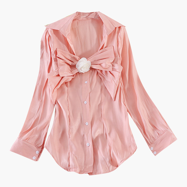 Moodne pikkade varrukate, klassikalise krae ja nööpidega naiste särk