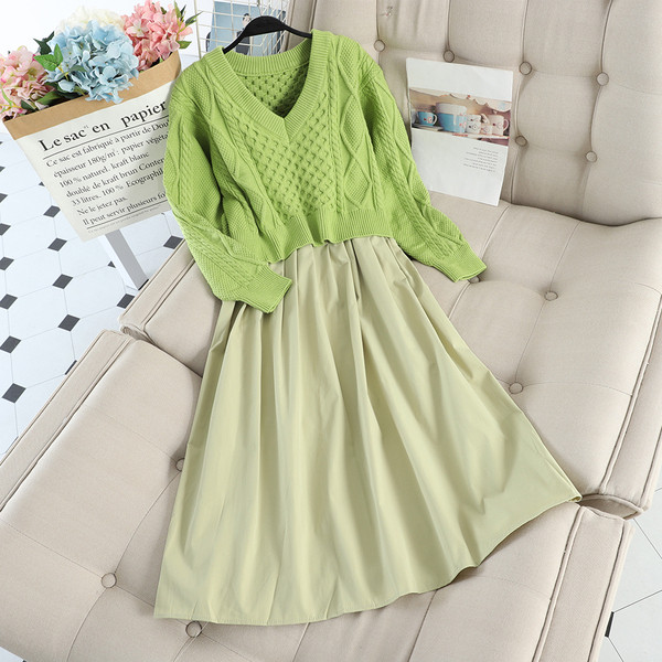 Őszi női szett ruhával és pulóverrel