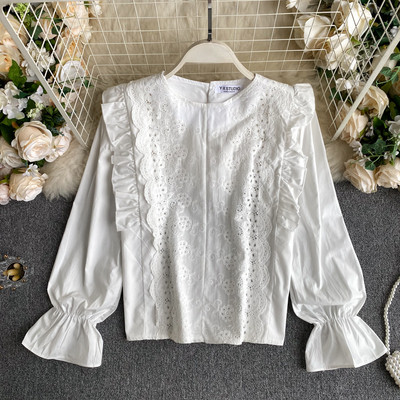 Női ing kerek nyakkivágással, csipkével és fürtökkel - fehér színű