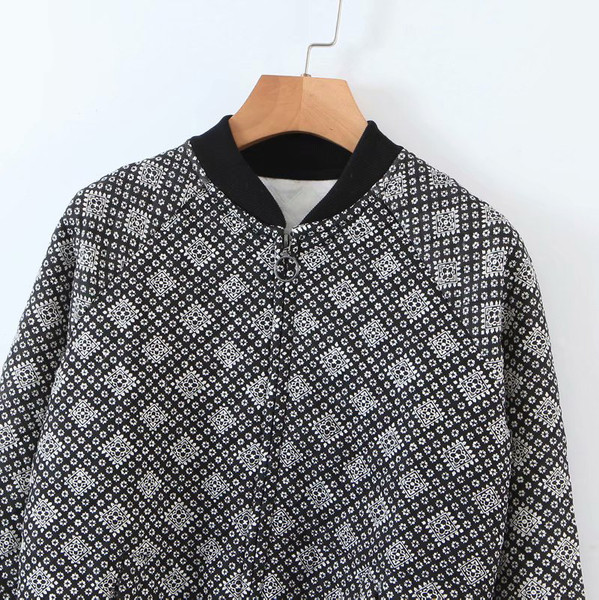 Női őszi kabát színes jobbos bomber típussal