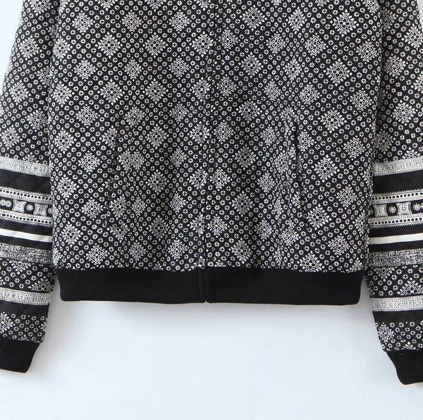 Női őszi kabát színes jobbos bomber típussal