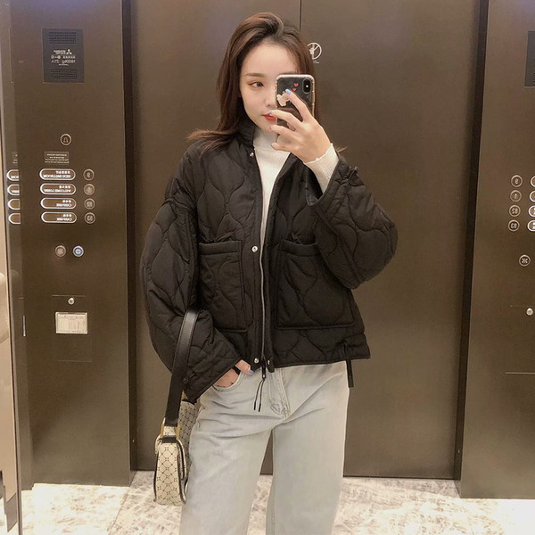 Lühike musta värvi lipsudega kevad-sügisjope