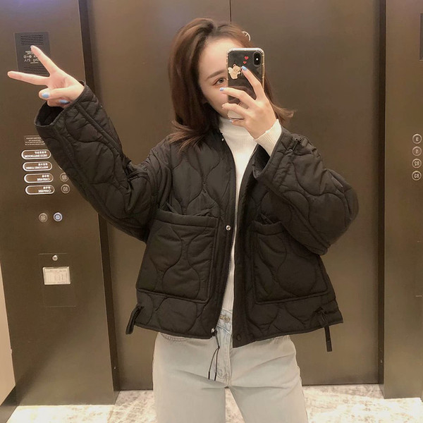 Lühike musta värvi lipsudega kevad-sügisjope