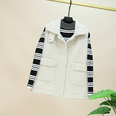 Modern női pehelymellény gombokkal