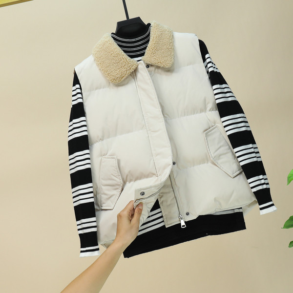 Ikdienas sieviešu veste ar kabatām un apkakli