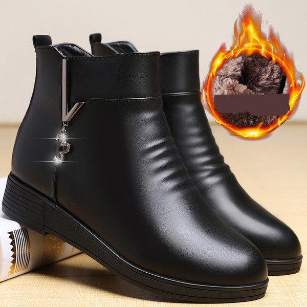 Alkalmi női csizma lapos talppal és meleg béléssel