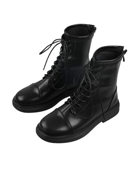 Nahast naiste saapad paeltega või tavaline mudel - tasase tallaga