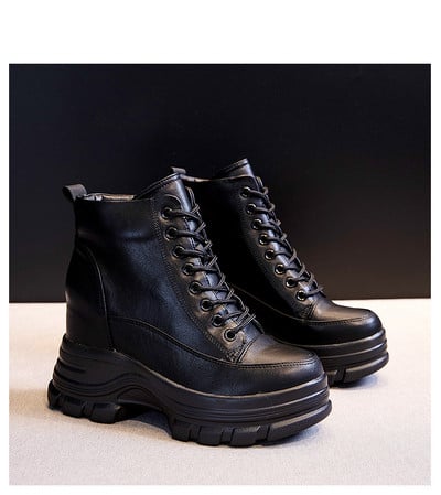 Μοντέρνες γυναικείες μπότες από δέρμα eco με κορδόνια και ψηλές σόλες