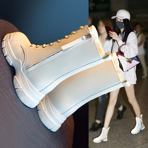 Téli női csizma lekerekített modell fűzővel és cipzárral