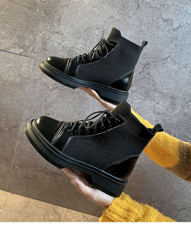 Modern női csizma műbőrből fekete színben