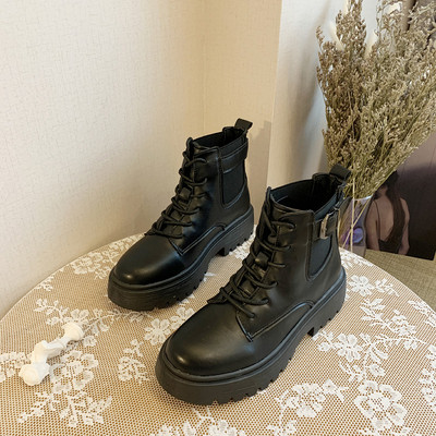 Alkalmi női csizma durva talppal, fekete színben - két modell