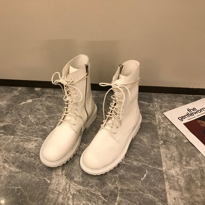 Női alkalmi csizma ökobőrből lapos talppal, fűzővel és cipzárral, két modellben