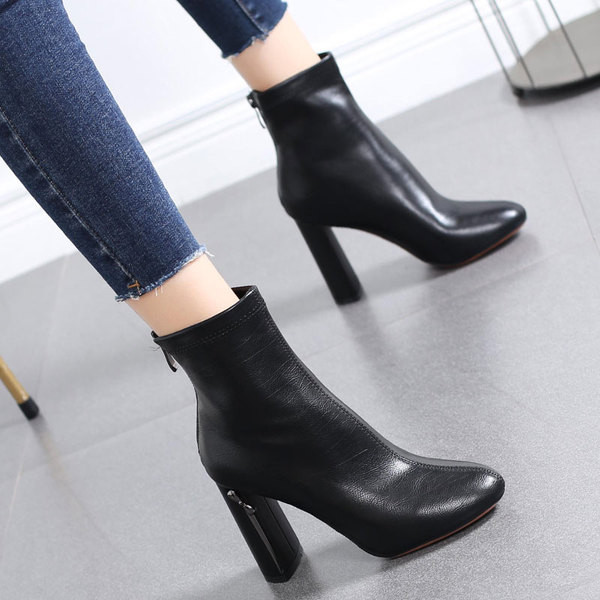 Elegantne ženske čizme od eko kože sa patentnim zatvaračem i debelom petom