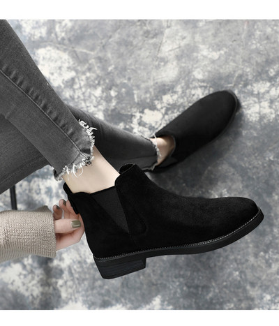 Naiste vabaaja saapad ökoseemisnahast lameda tallaga