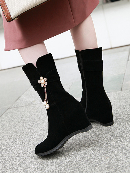 Mūsdienīgi sieviešu zābaki no eko zamšādas ar iekšējo platformu un apdari