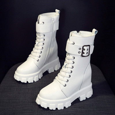 Γυναικείες χειμερινές μπότες με αγκράφα και κορδόνια