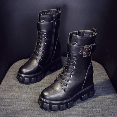 Γυναικείες χειμερινές μπότες με αγκράφα και κορδόνια