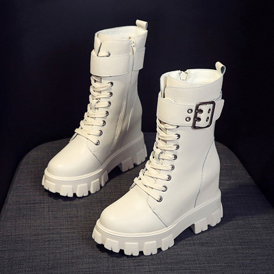 Γυναικείες χειμερινές μπότες με αγκράφα και κορδόνια