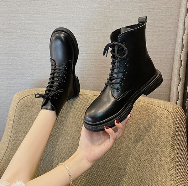 Ikdienas sieviešu zābaki ar rāvējslēdzēju un šņorēm - trīs modeļi