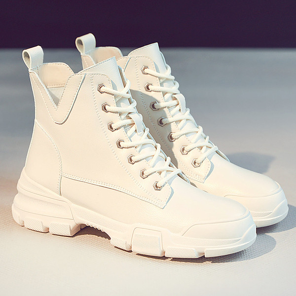 Új modell bőrcsizma durva talppal és fűzős női