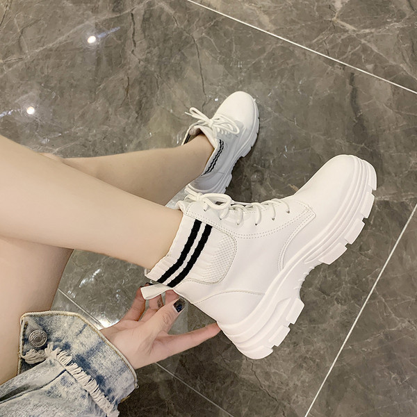 Naiste vabaaja saapad nööridega ökonahast terava otsaga mudel