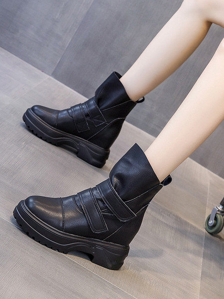 Eko bőrből készült alkalmi női csizma matricákkal