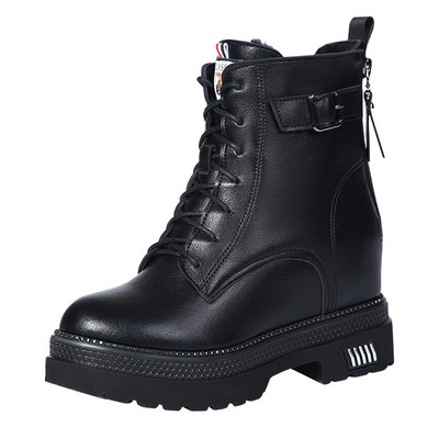 Moodsad naiste saapad kunstnahast - mitu mudelit