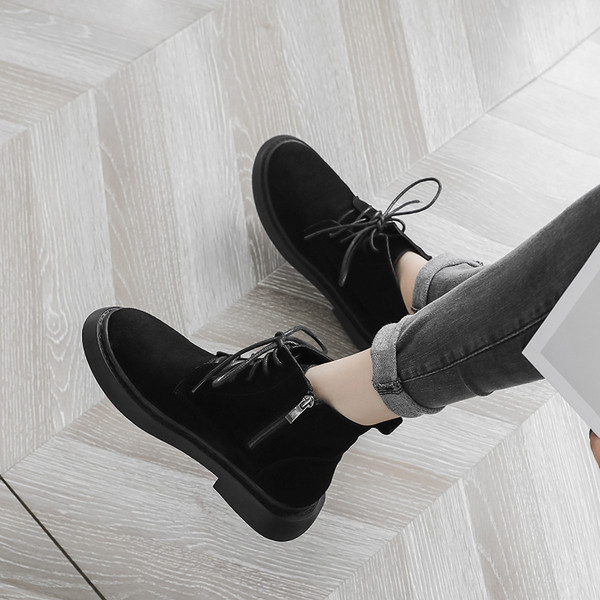 Cipzáras, lapos talpú női csizma