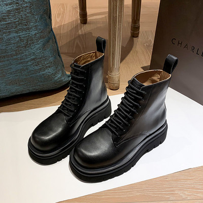 Öko bőrből készült női csizma fekete színben és fűzővel - többféle modell