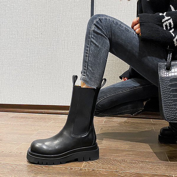 Öko bőrből készült női csizma fekete színben és fűzővel - többféle modell