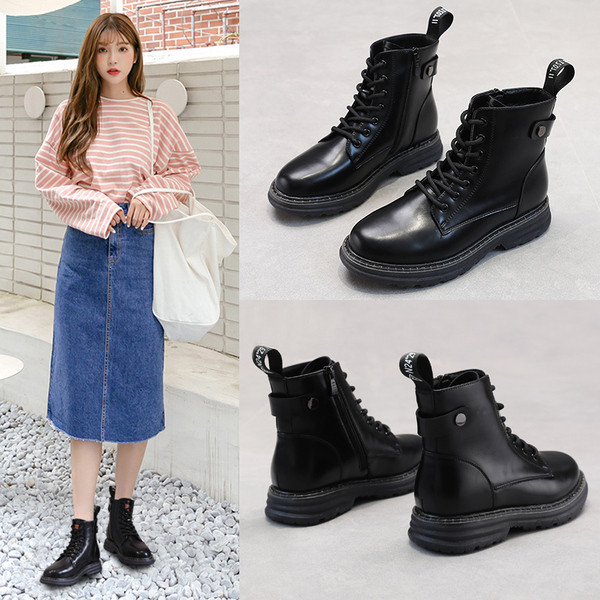 Alkalmi ekobőr csizma fűzővel és lapos talppal