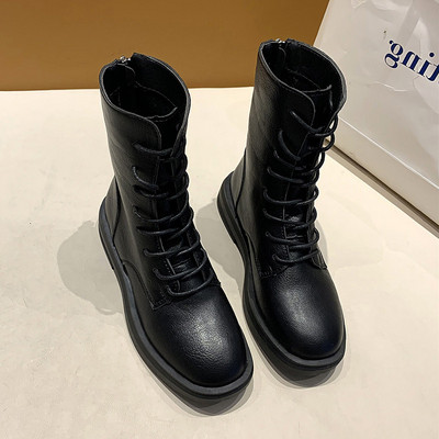 Moodne naiste saapad tavaline tõmbluku ja paeltega mudel