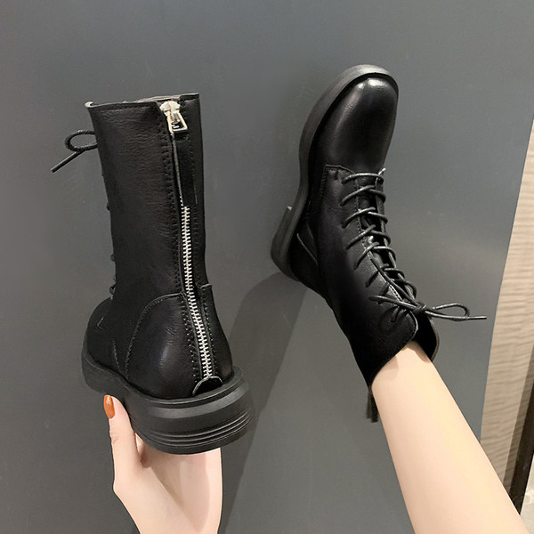 Moodne naiste saapad tavaline tõmbluku ja paeltega mudel