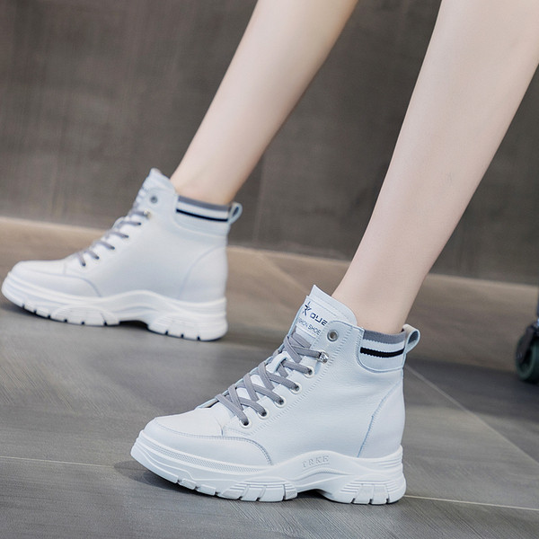 Ženske sportske tenisice s grubim potplatom i vezicama u boji