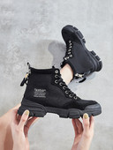 Sport és alkalmi női textilcsizma durva talppal és fűzővel, kétféle kivitelben