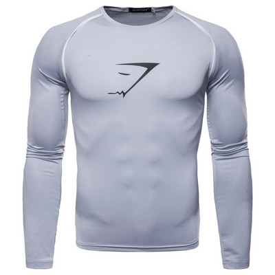 Meeste vabaaja pluusi tavaline mudel