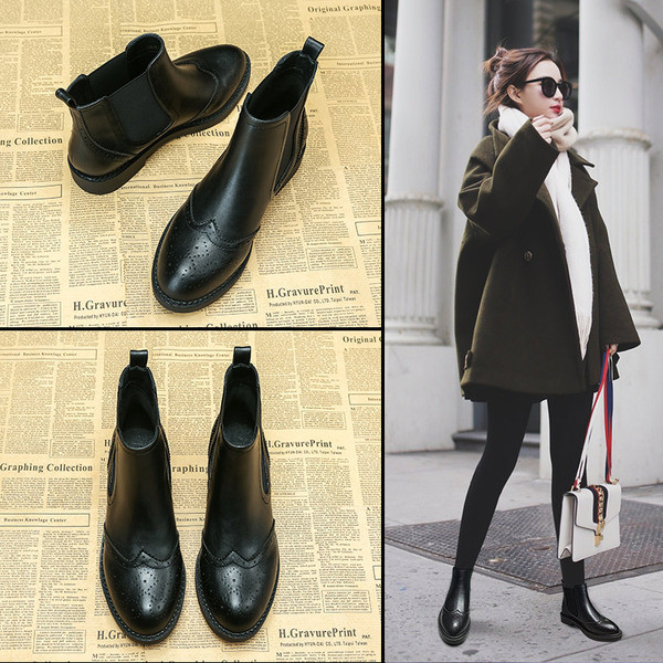 Naiste saapad tavaline kummiga mudel - kaks mudelit