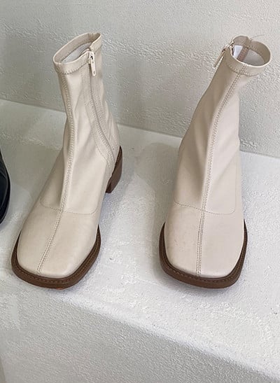 Tiszta női csizma eko bőrből, cipzárral