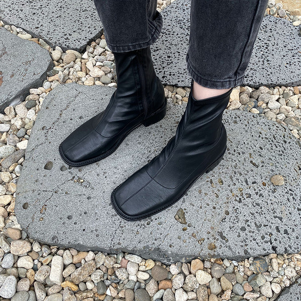 Tiszta női csizma eko bőrből, cipzárral