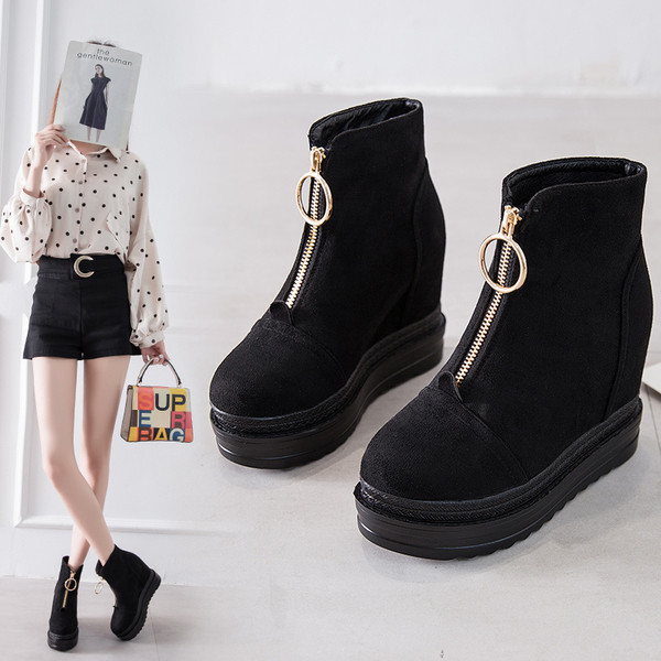 Jelenlegi női csizma magas talppal - három modell