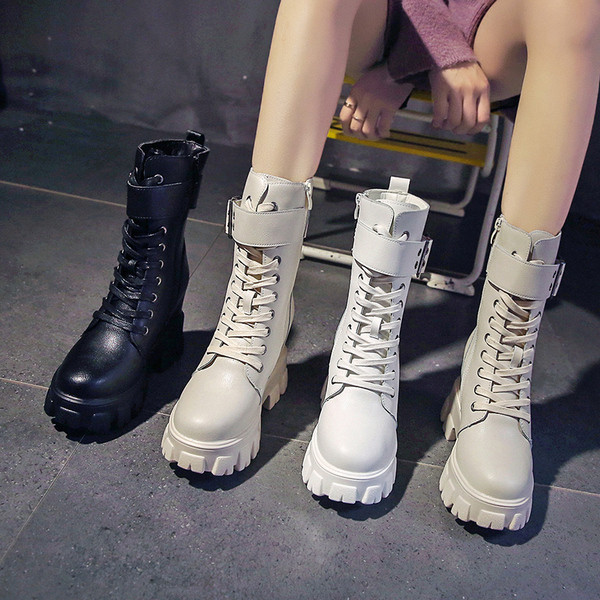 Naiste vabaaja saapad paksu talla ja paeltega