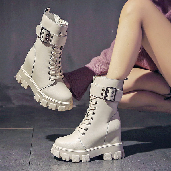 Naiste vabaaja saapad paksu talla ja paeltega