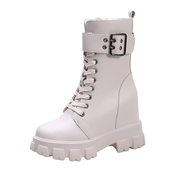 Naiste vabaaja saapad paksu talla ja paeltega