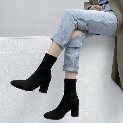 Öko velúrból készült női csizma új modellje - zokni típusú