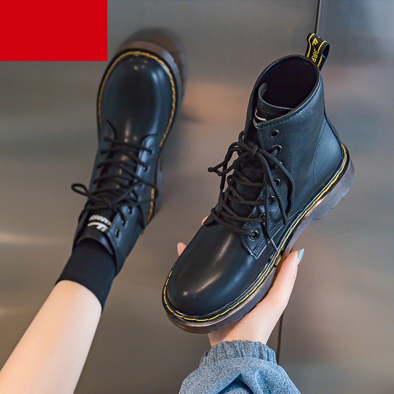 Alkalmi női csizma durva talppal és fűzővel - többféle modell