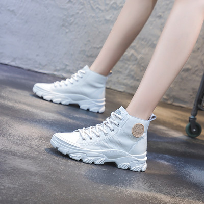 Sügisesed naiste tossud lipsude ja aplikatsiooniga