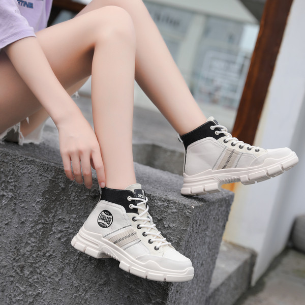 Sügisesed naiste tossud lipsude ja aplikatsiooniga